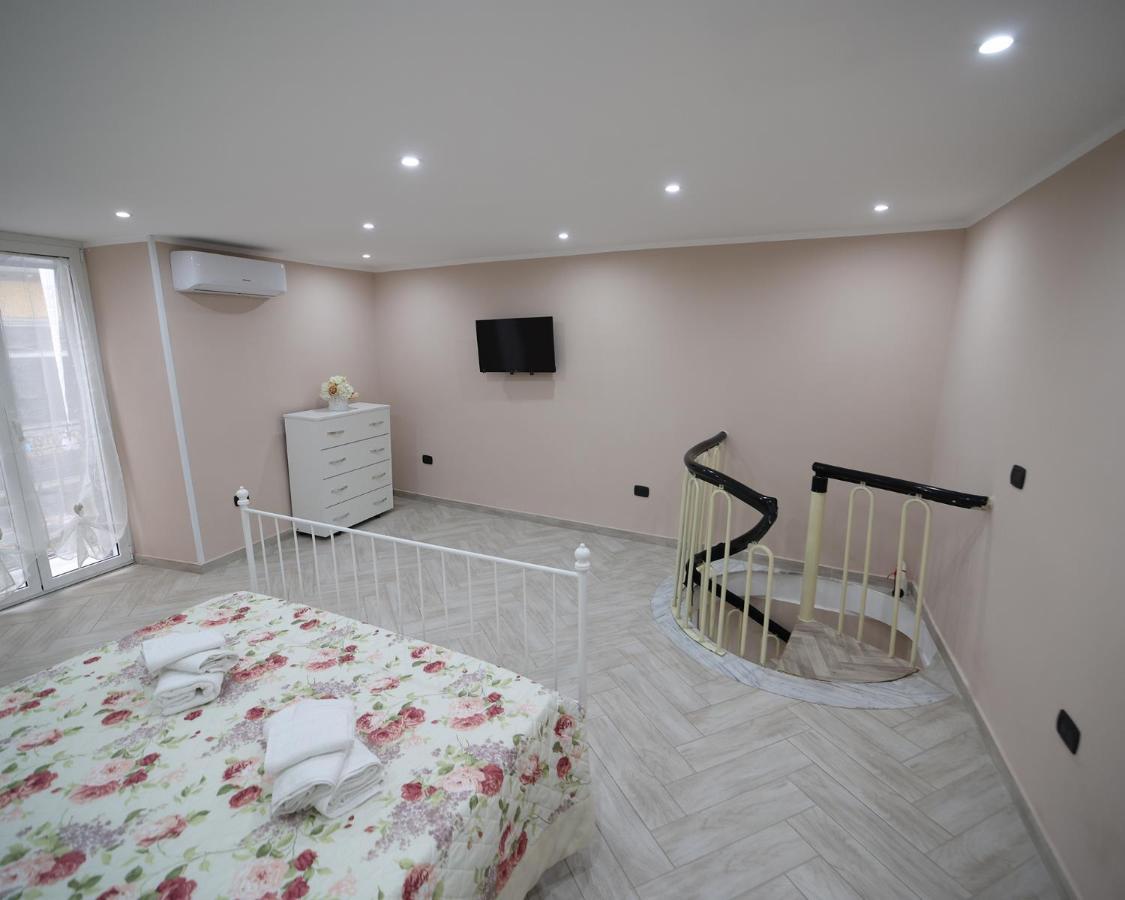 La Dimora Di Vittoria Apartment Наполи Екстериор снимка